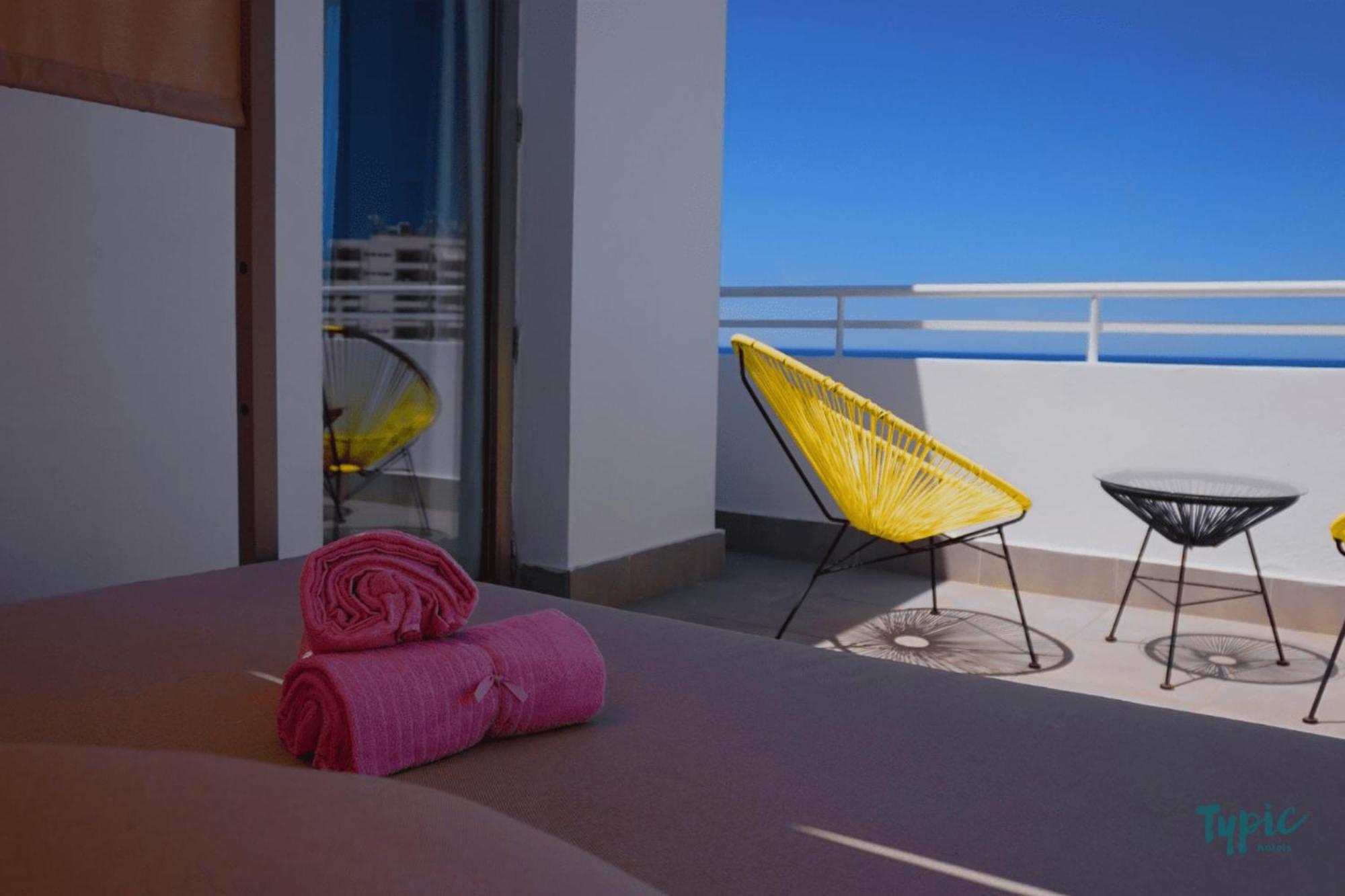 Апарт отель Typic Marina Playa - Adults Only Сан-Антонио-Абад Экстерьер фото
