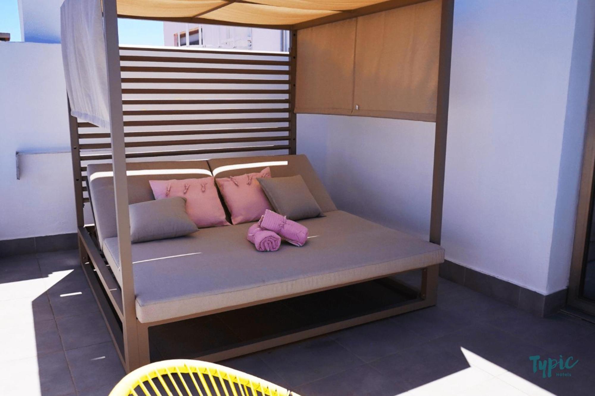 Апарт отель Typic Marina Playa - Adults Only Сан-Антонио-Абад Экстерьер фото