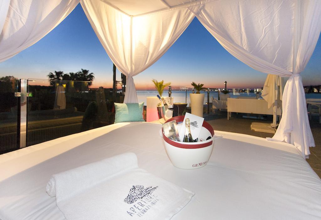 Апарт отель Typic Marina Playa - Adults Only Сан-Антонио-Абад Экстерьер фото